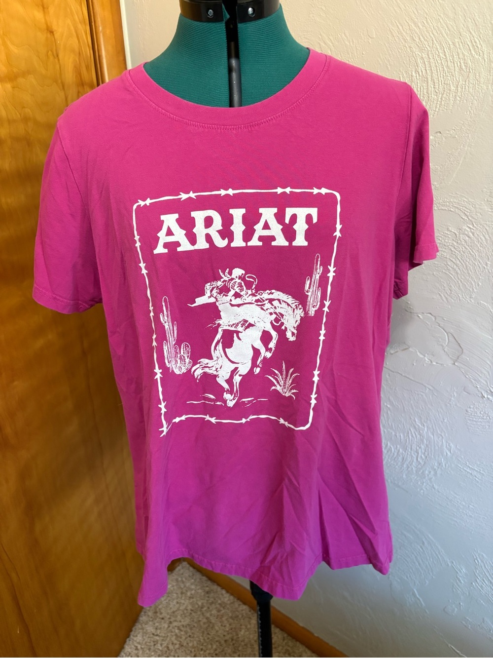 Ariat Bright Magenta Short-Sleeve Graphic Tee